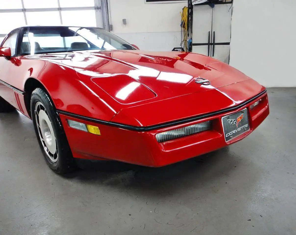 Chevrolet Corvette снимка Chevrolet Corvette