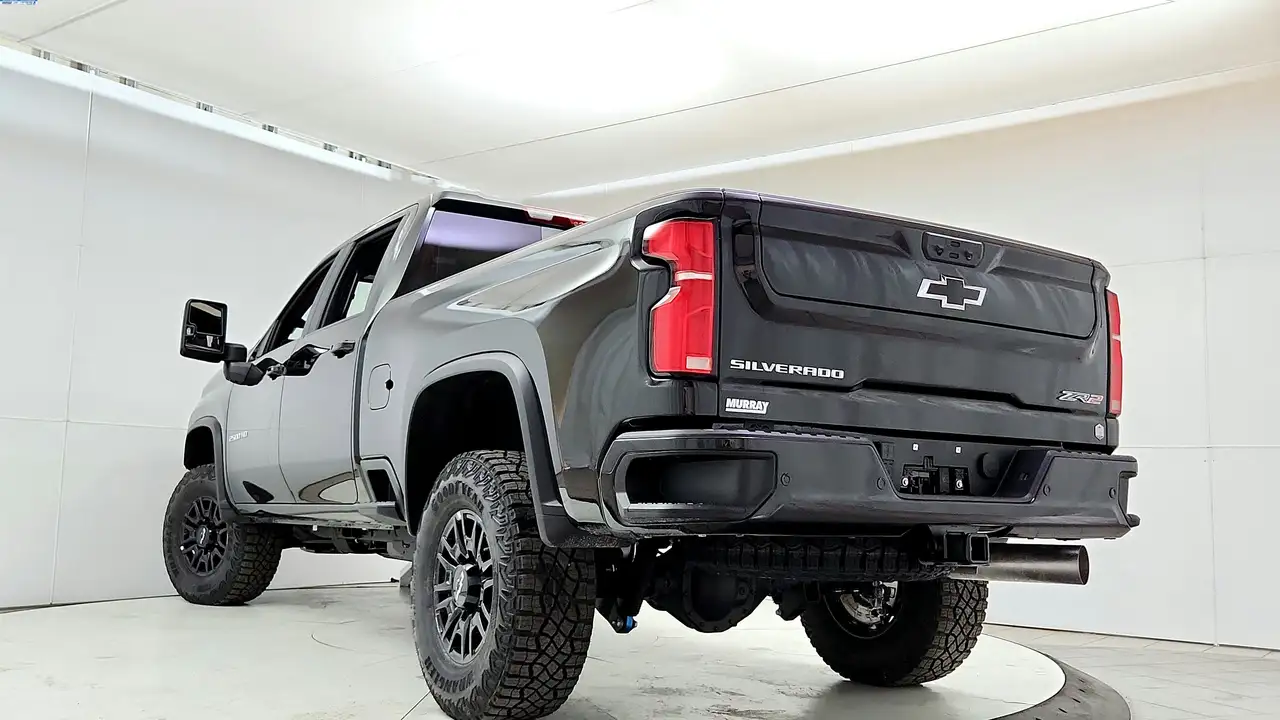 Chevrolet Silverado 2500 photo Chevrolet Silverado 2500