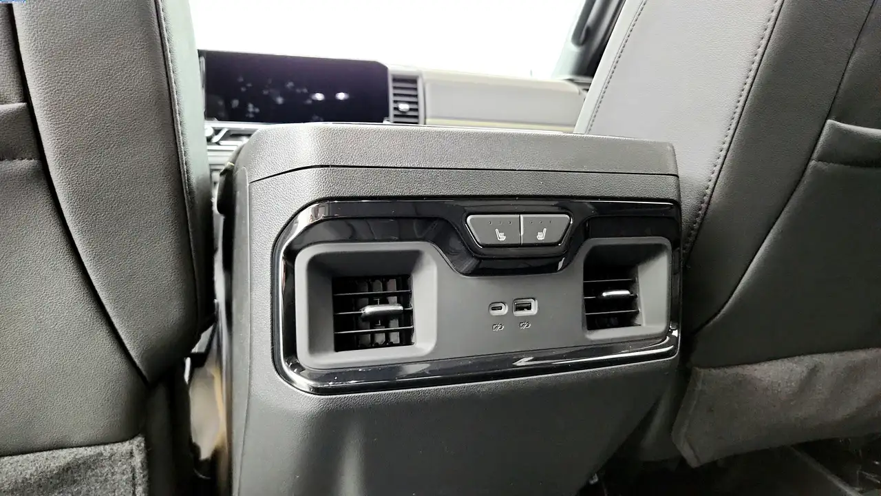 Chevrolet Silverado 2500 photo Chevrolet Silverado 2500
