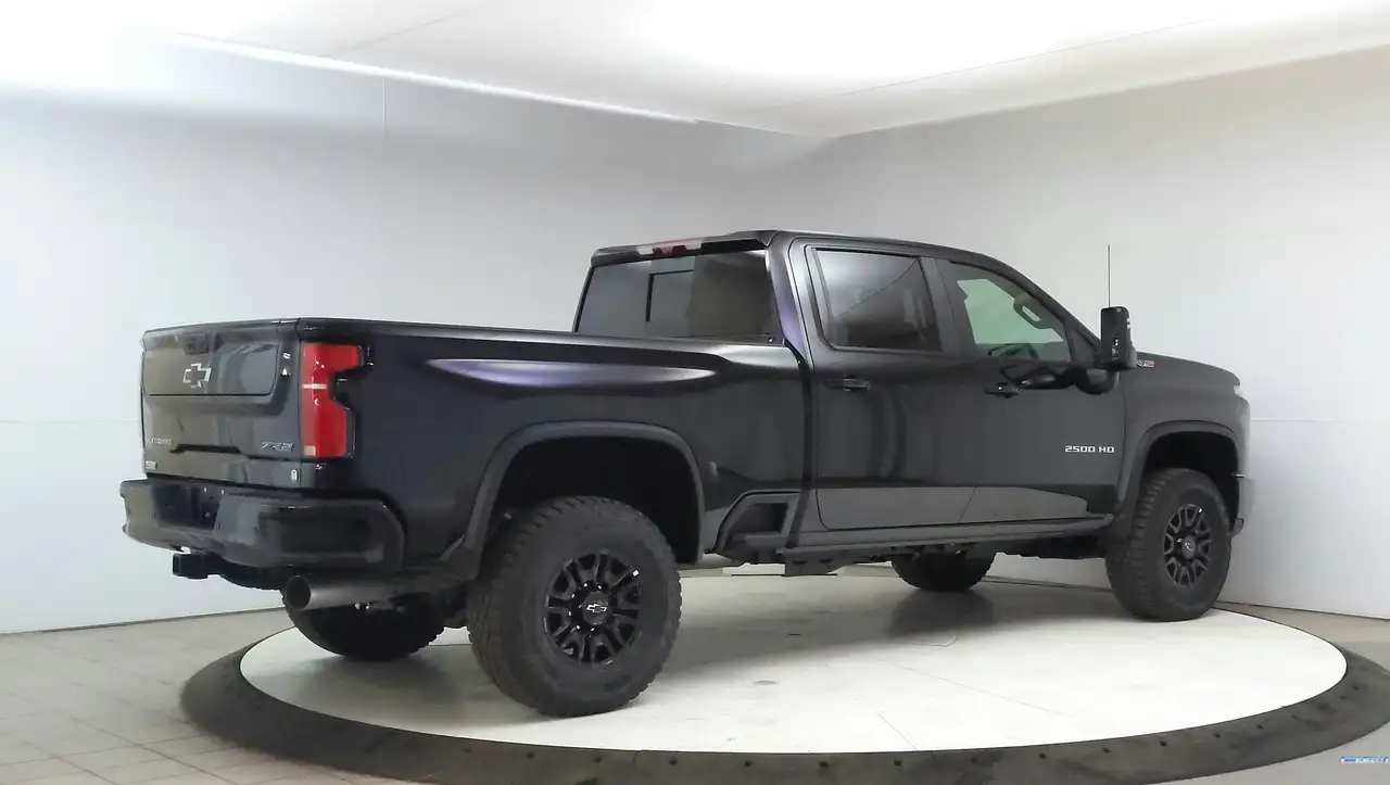 Chevrolet Silverado 2500 photo Chevrolet Silverado 2500
