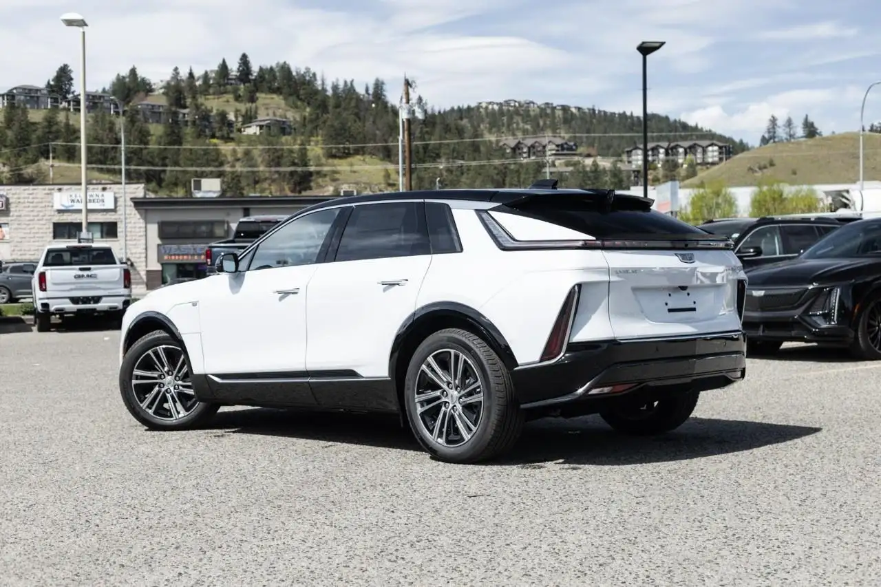 Cadillac Lyriq снимка Cadillac Lyriq
