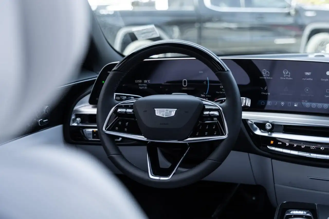 Cadillac Lyriq снимка Cadillac Lyriq