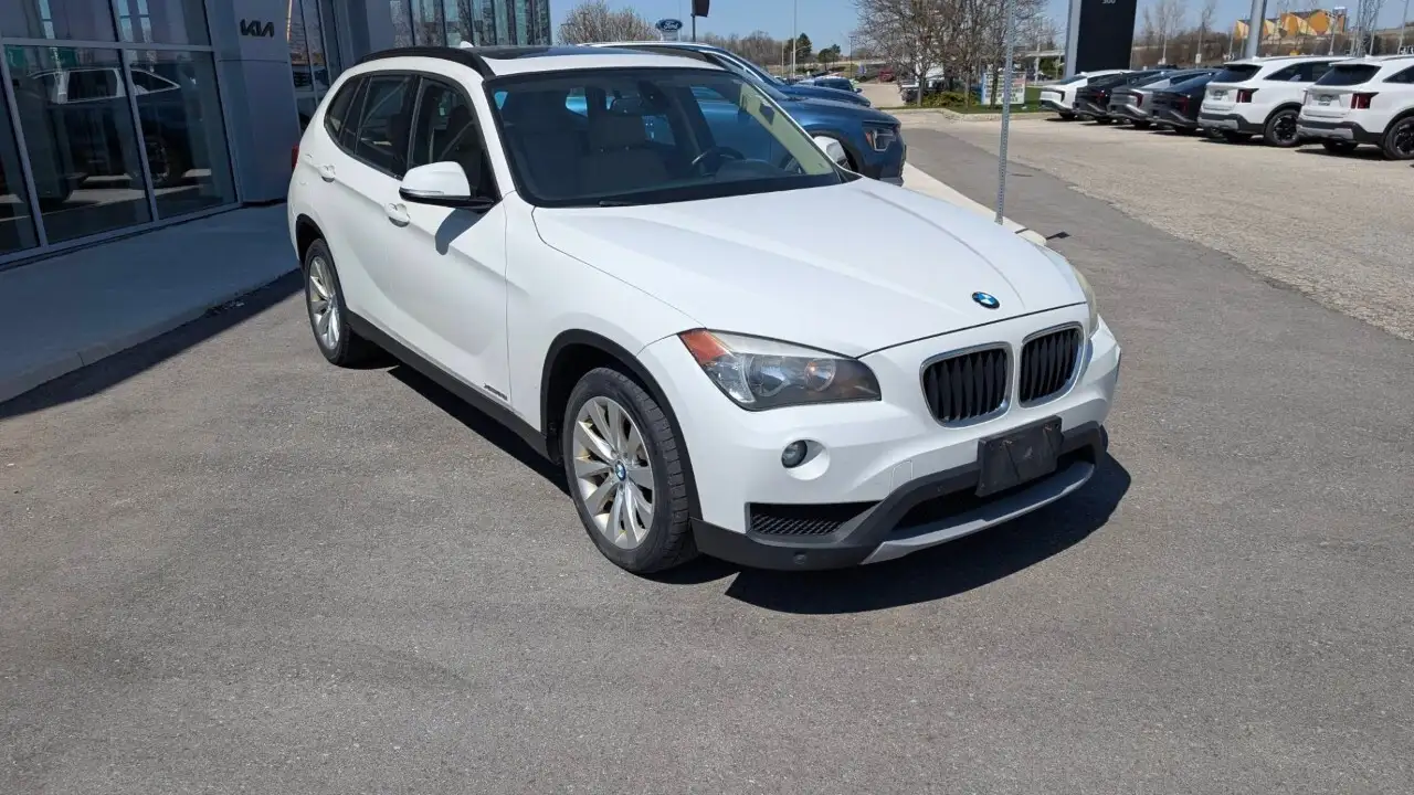 BMW X1 photo BMW X1