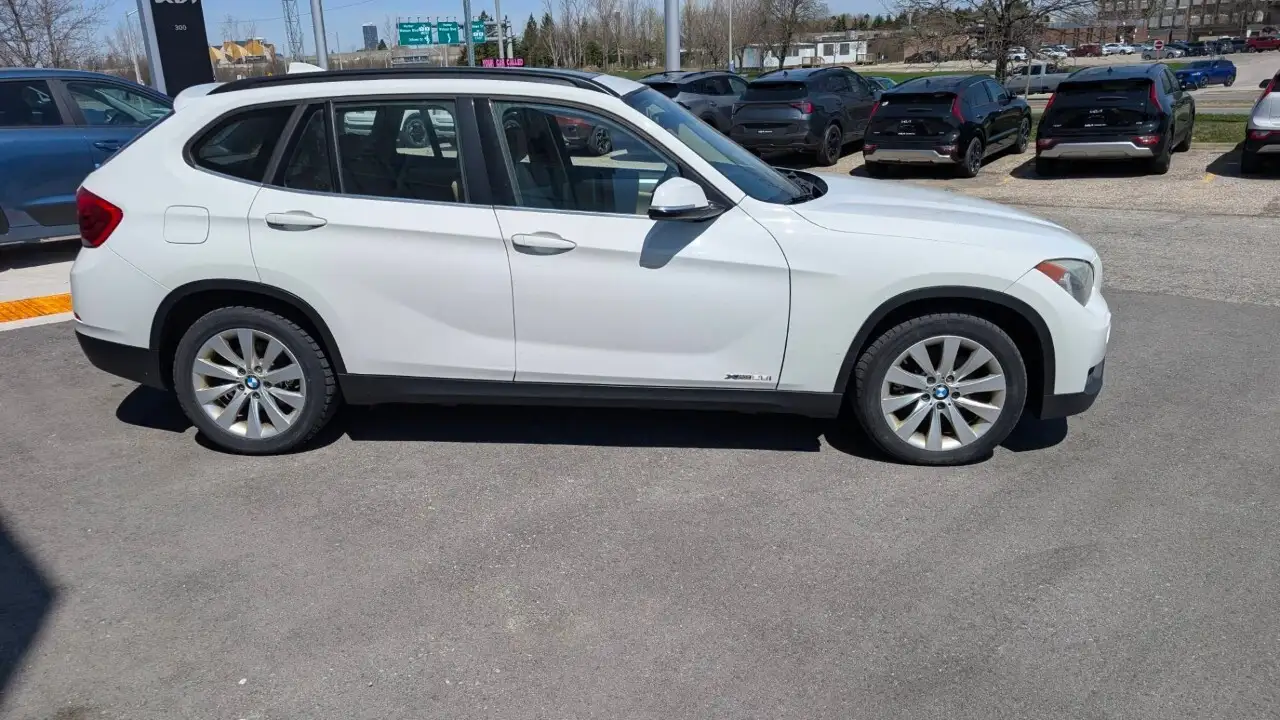BMW X1 photo BMW X1