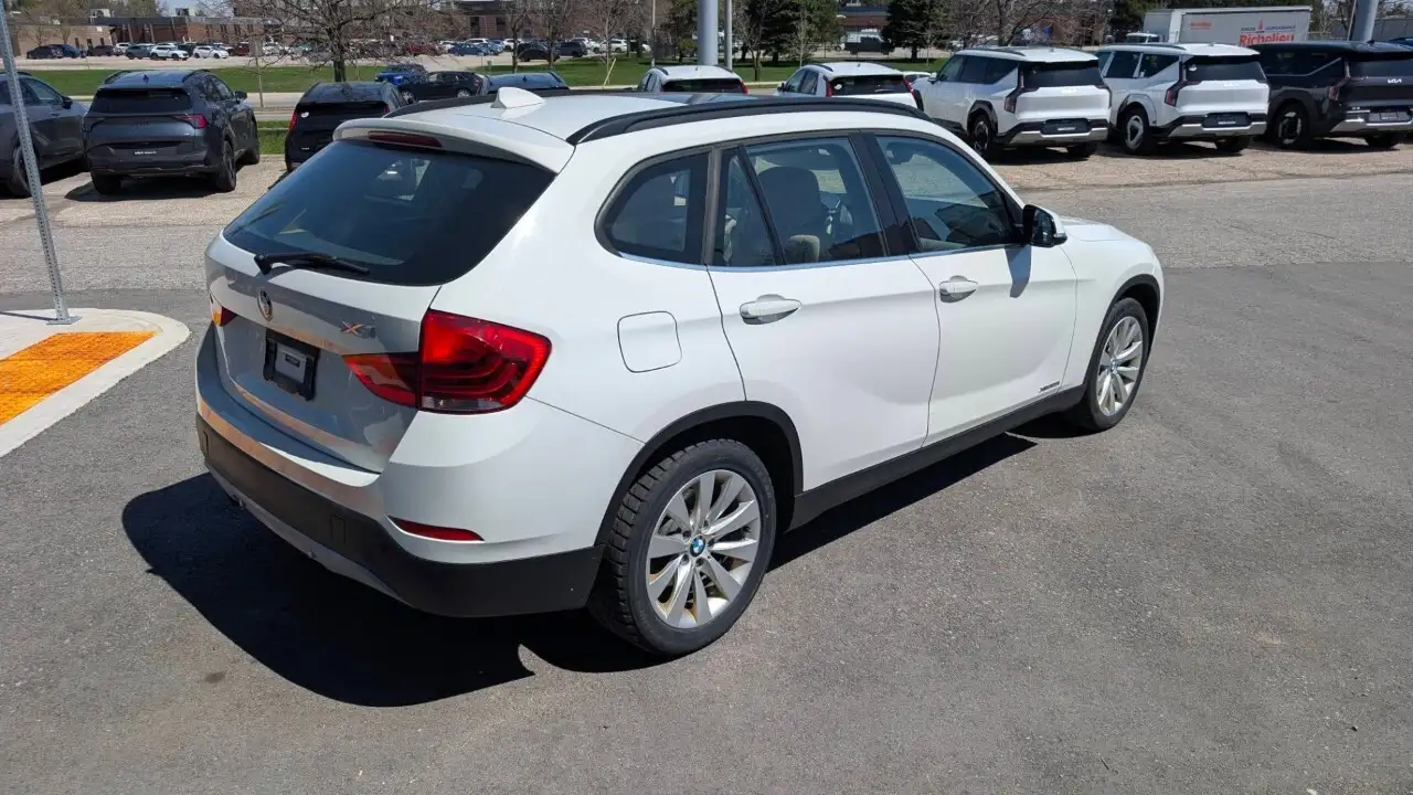 BMW X1 photo BMW X1