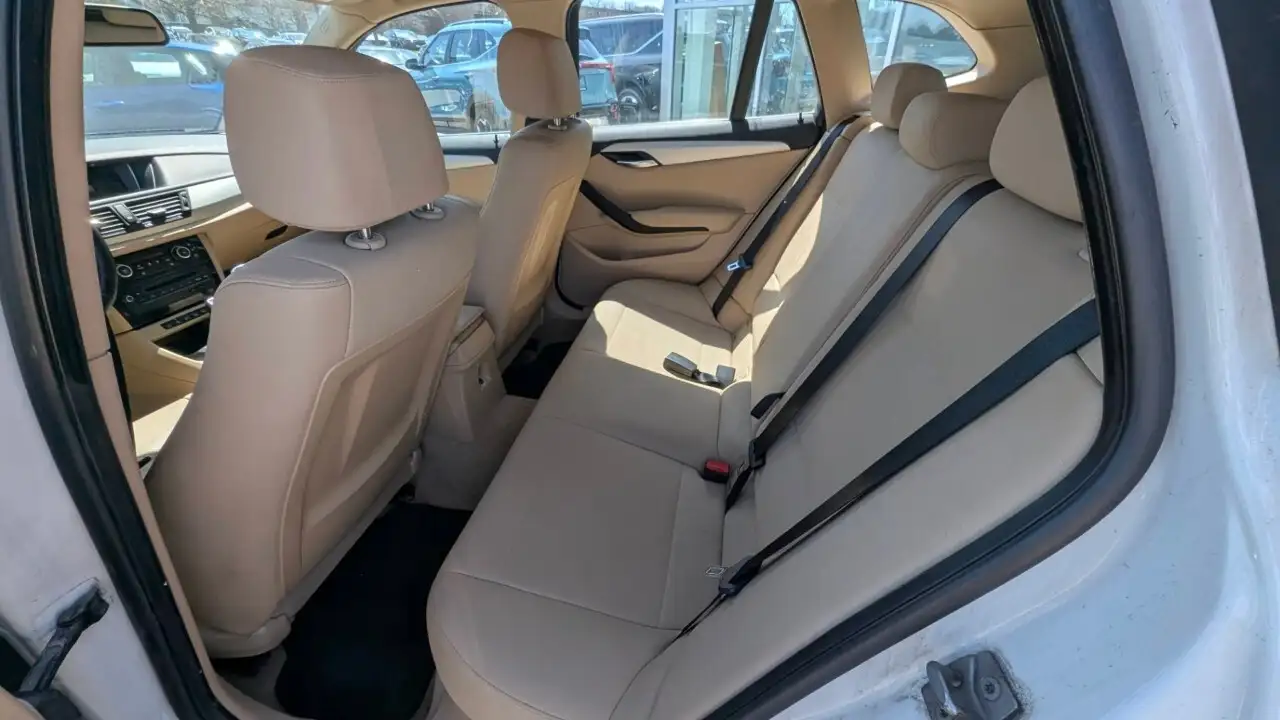BMW X1 photo BMW X1