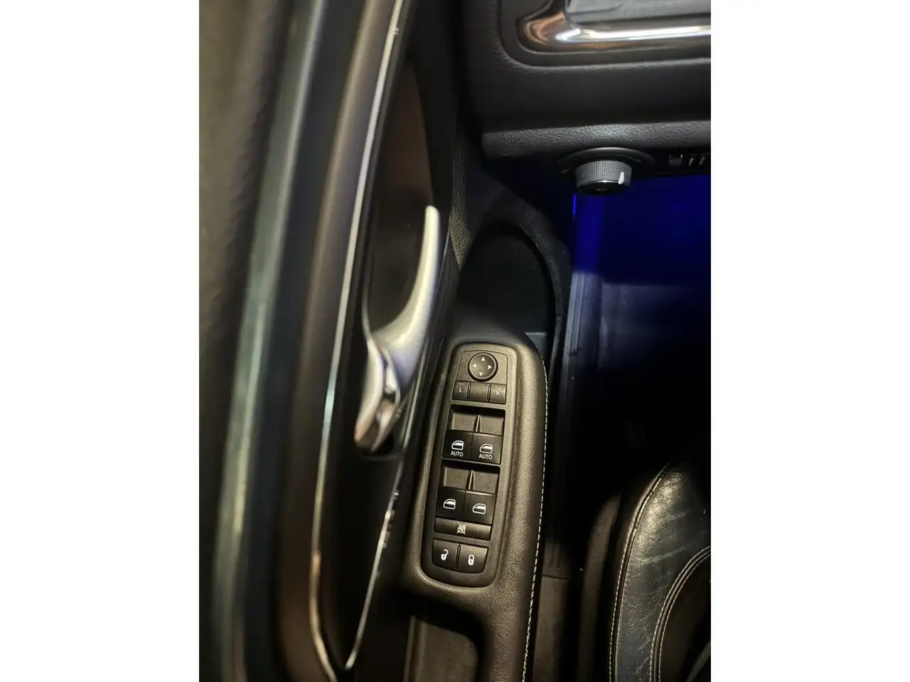 Chrysler 200 photo Chrysler 200