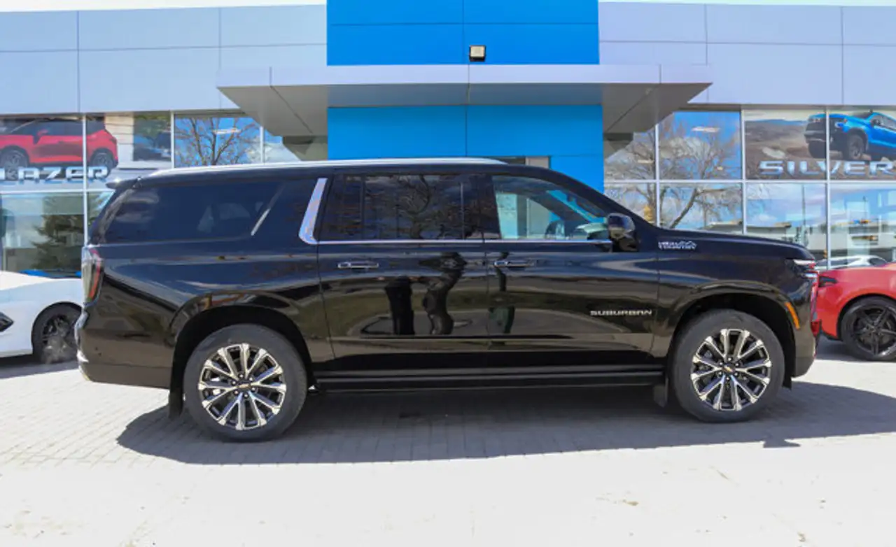 Chevrolet Suburban снимка Chevrolet Suburban
