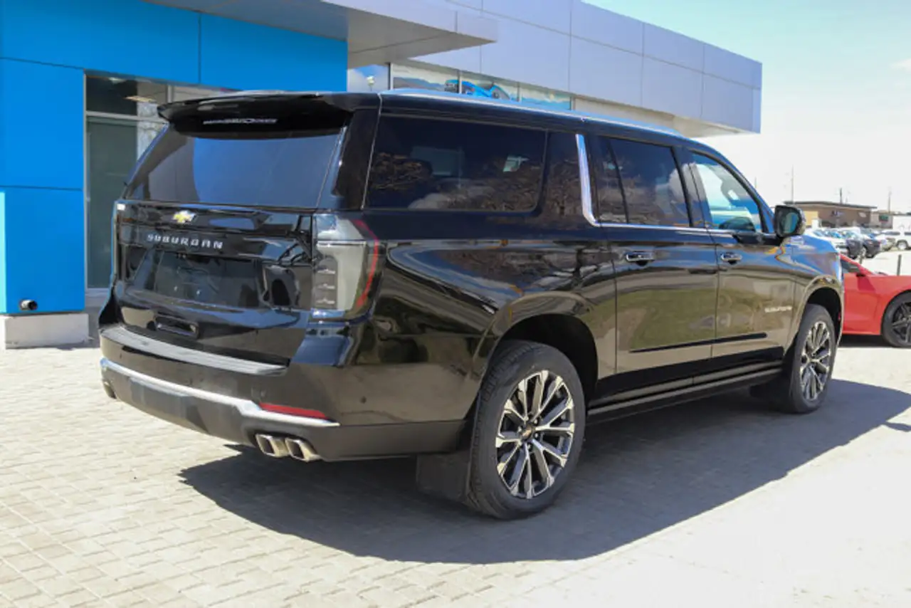 Chevrolet Suburban снимка Chevrolet Suburban