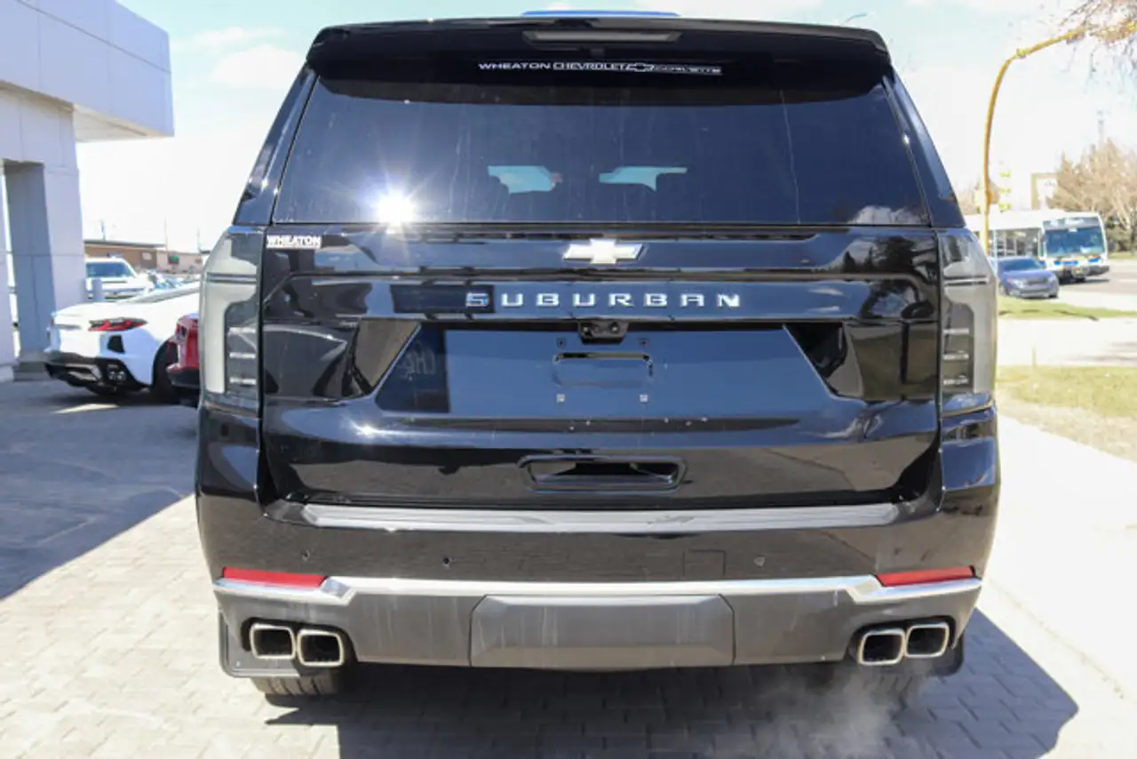 Chevrolet Suburban снимка Chevrolet Suburban