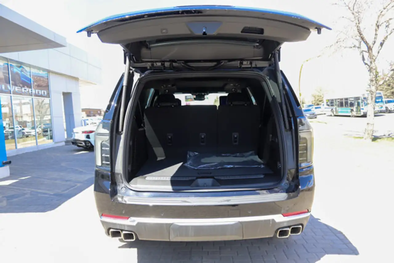 Chevrolet Suburban снимка Chevrolet Suburban