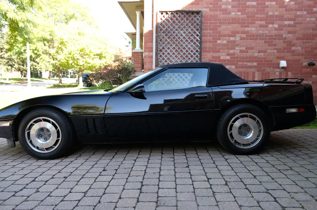 Chevrolet Corvette снимка Chevrolet Corvette