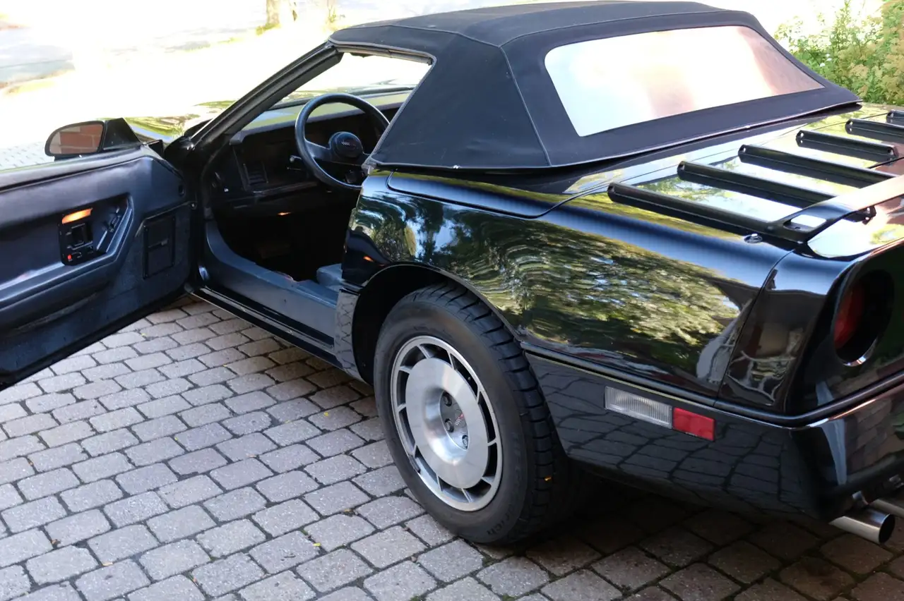 Chevrolet Corvette снимка Chevrolet Corvette