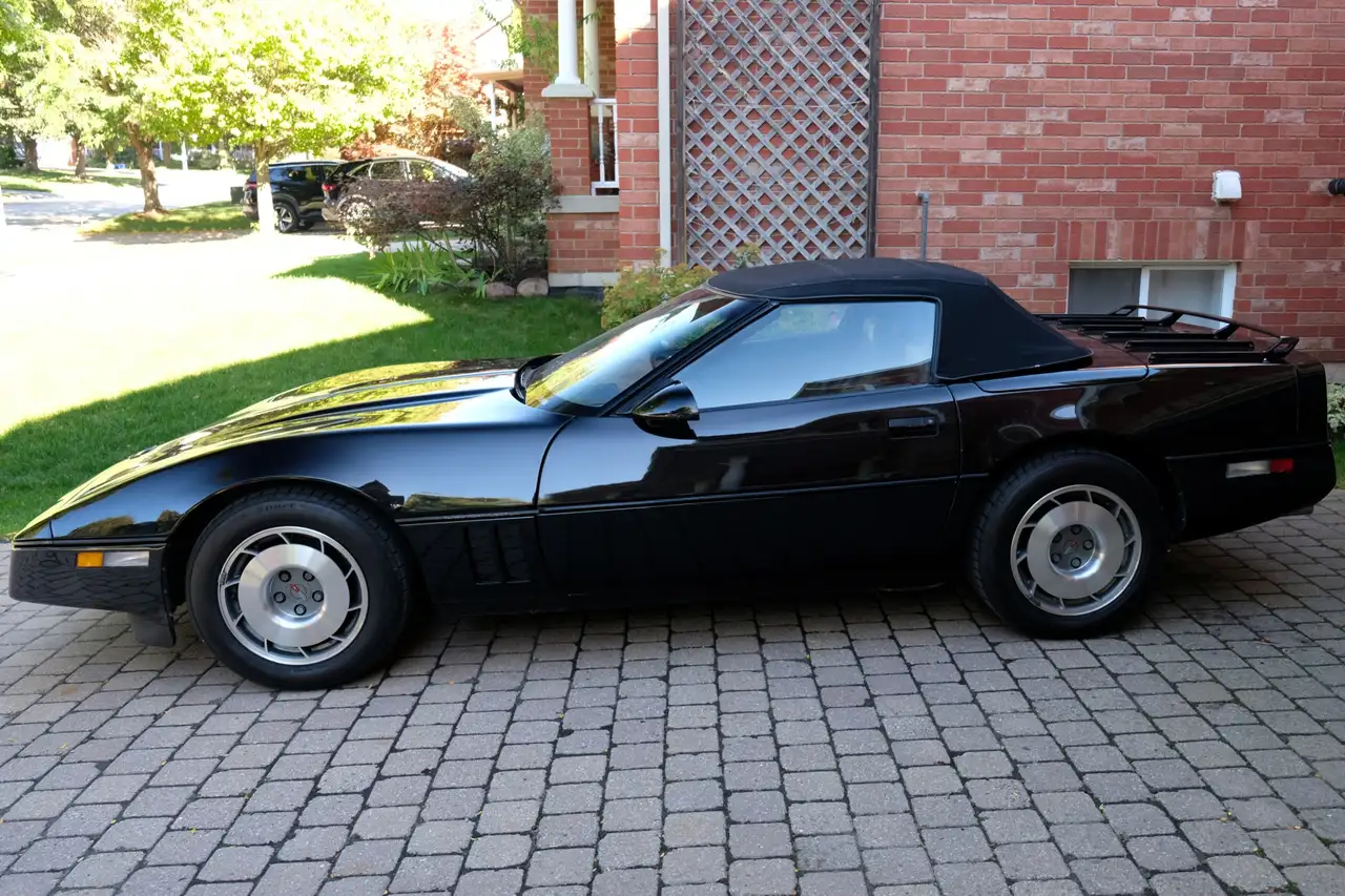Chevrolet Corvette снимка Chevrolet Corvette