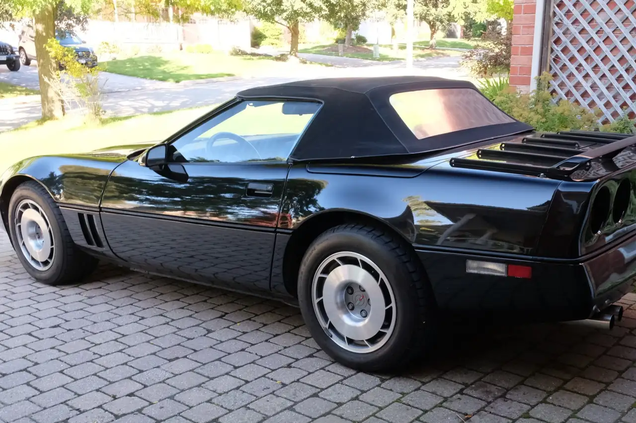 Chevrolet Corvette снимка Chevrolet Corvette