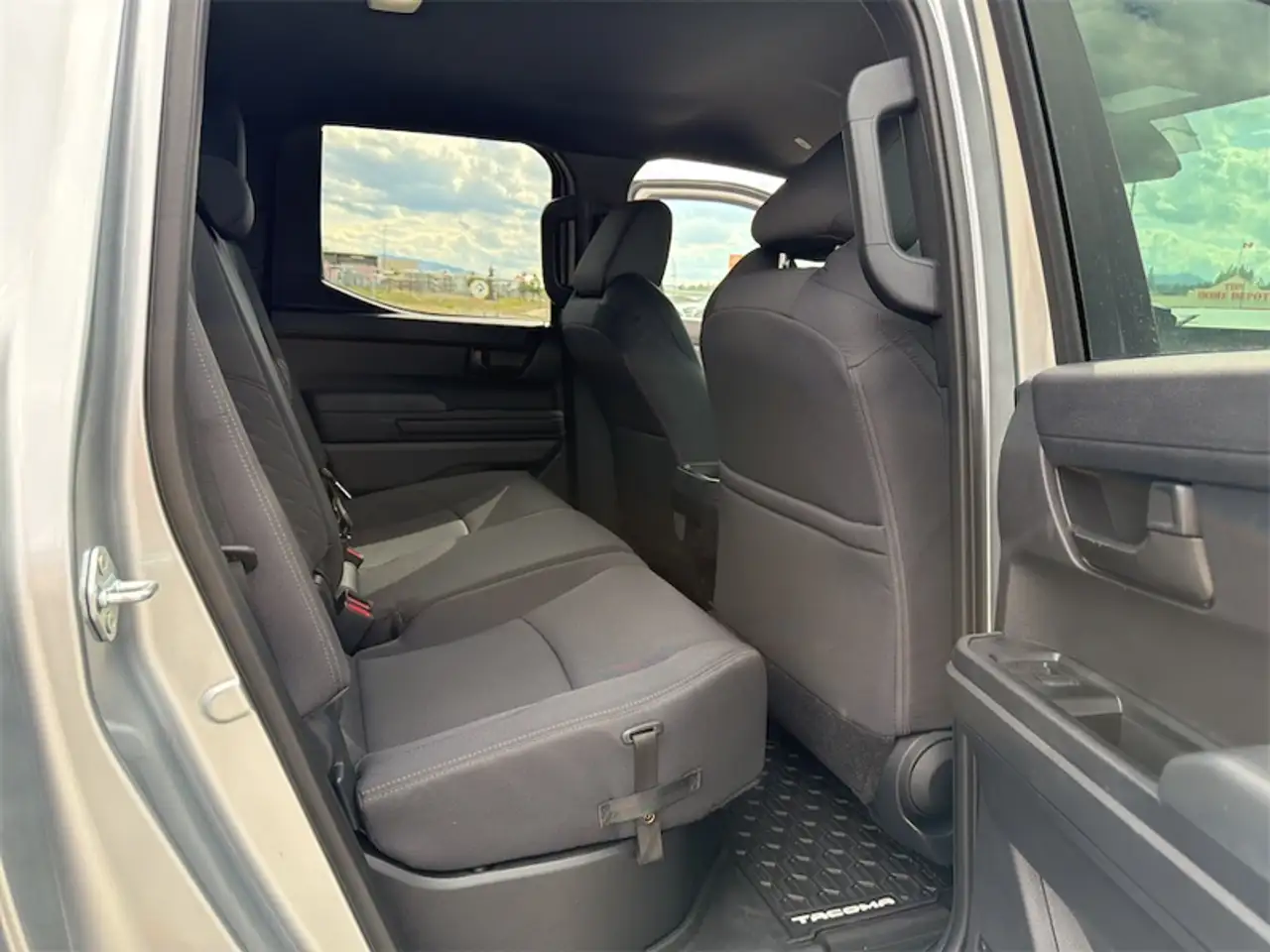 Toyota Tacoma снимка Toyota Tacoma