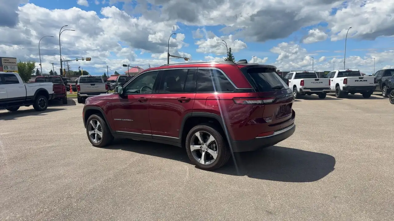 Jeep Grand Cherokee снимка Jeep Grand Cherokee