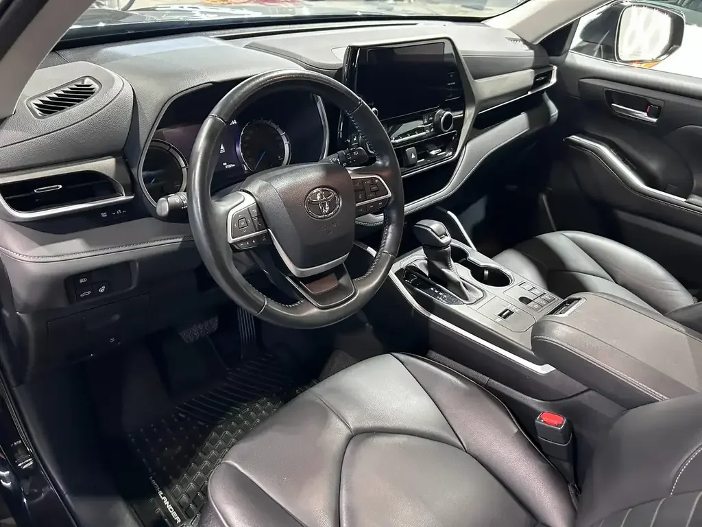 Toyota Highlander снимка Toyota Highlander