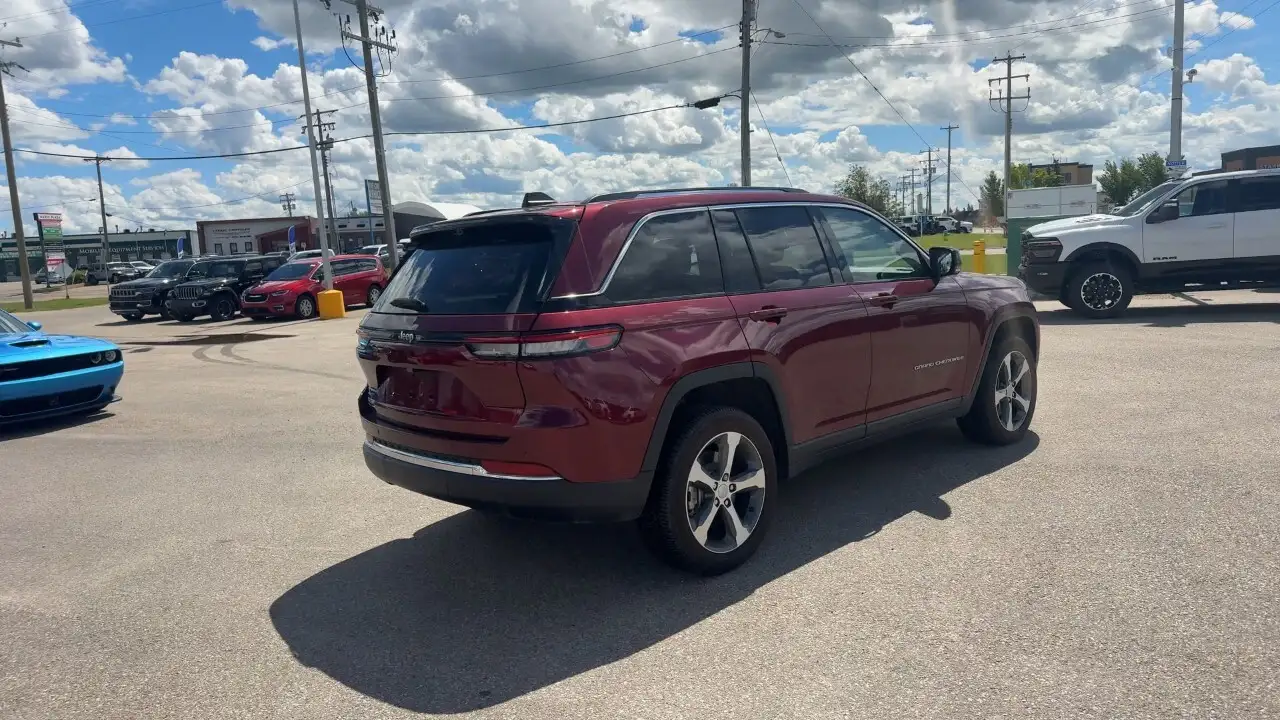 Jeep Grand Cherokee снимка Jeep Grand Cherokee