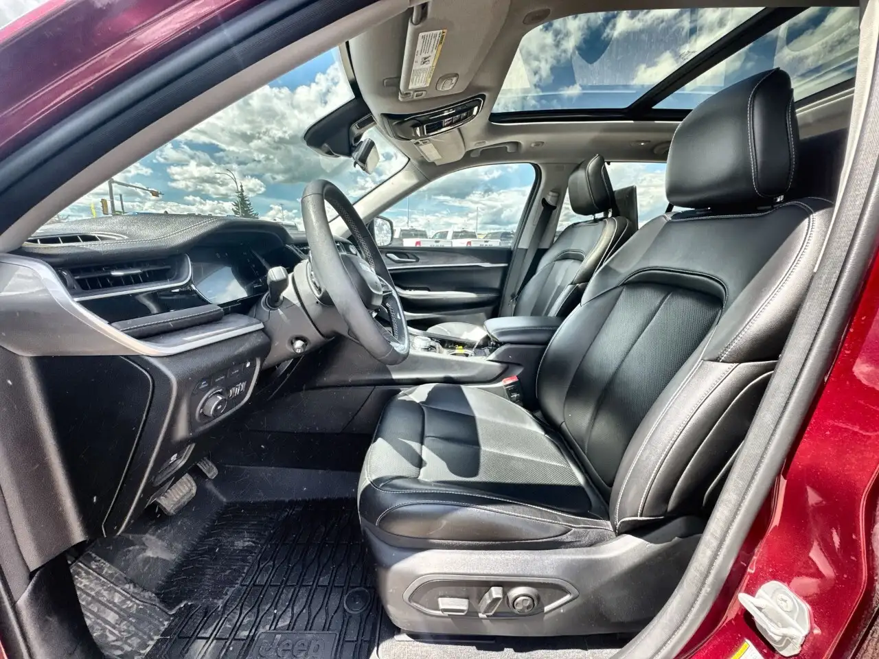 Jeep Grand Cherokee снимка Jeep Grand Cherokee