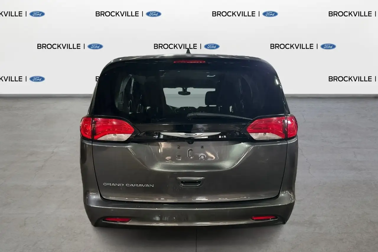 Chrysler Grand Caravan снимка Chrysler Grand Caravan