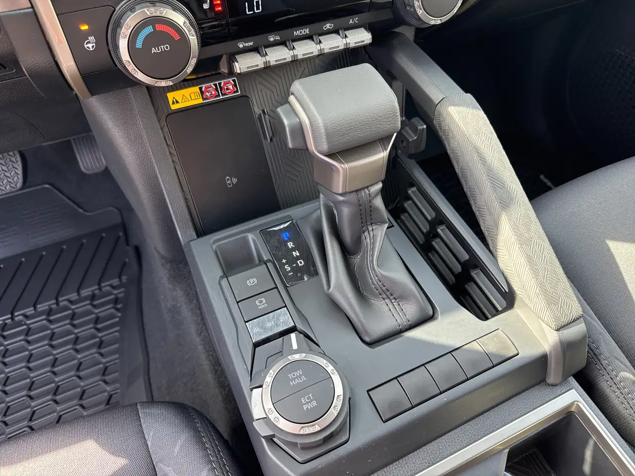 Toyota Tacoma снимка Toyota Tacoma