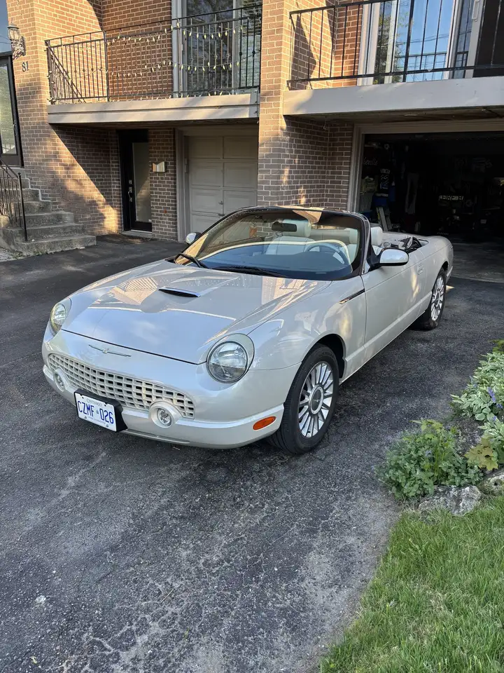 2005 Ford Thunderbird