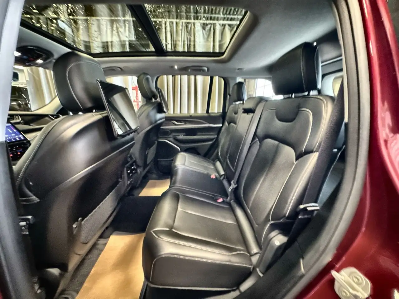 Jeep Grand Cherokee снимка Jeep Grand Cherokee