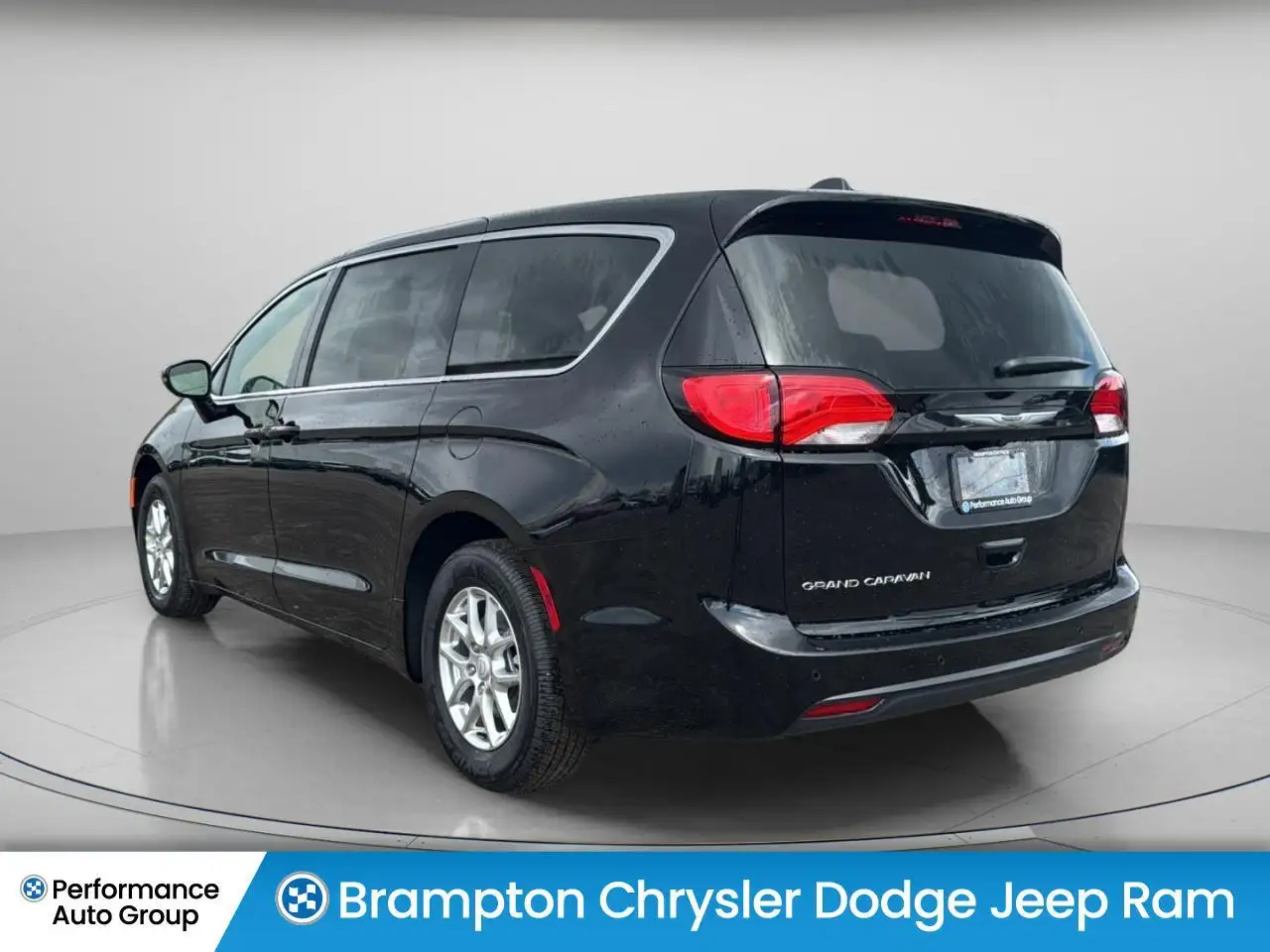 Chrysler Grand Caravan снимка Chrysler Grand Caravan