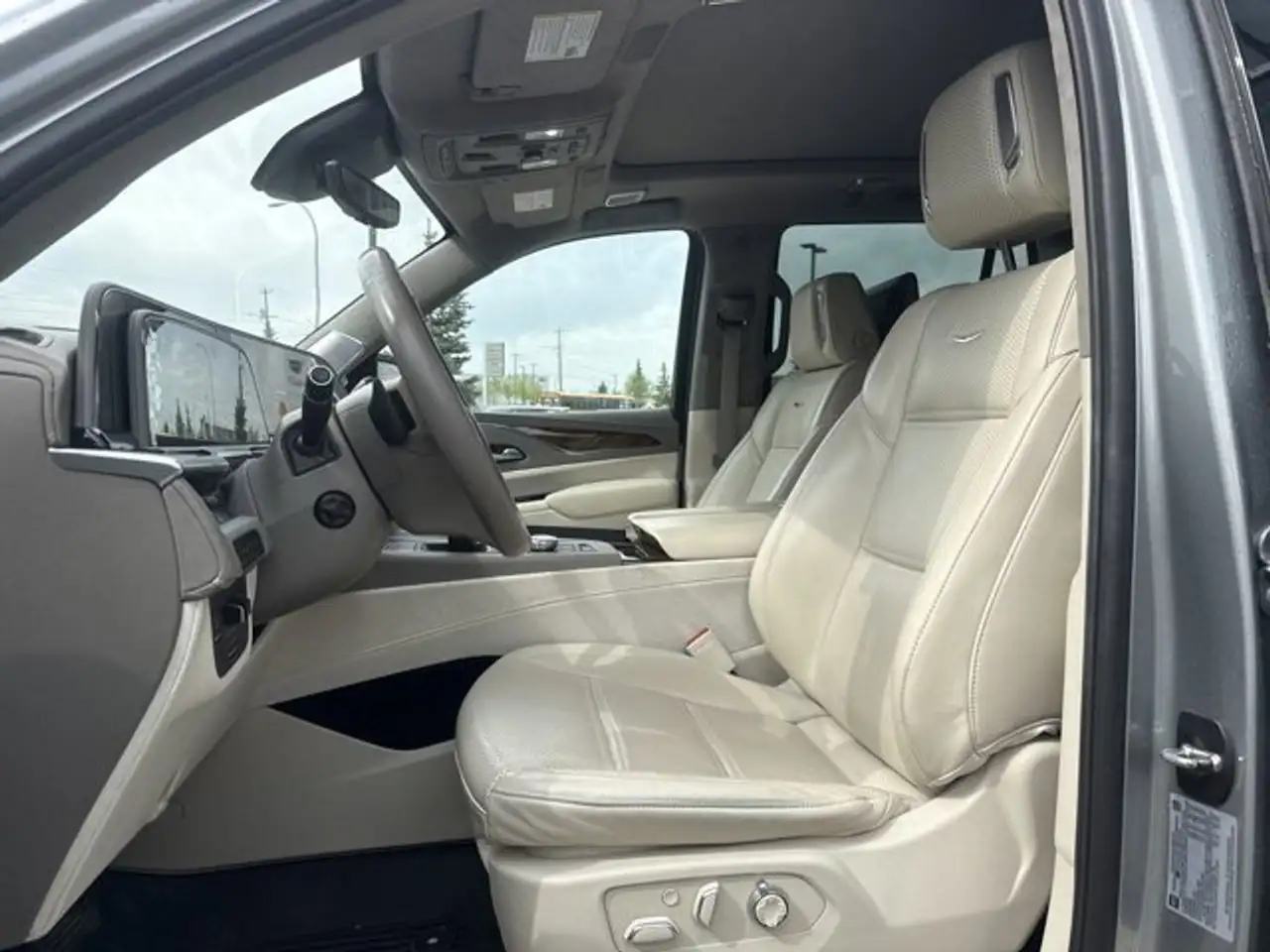 Cadillac Escalade photo Cadillac Escalade
