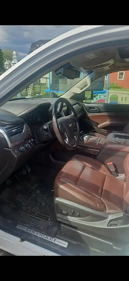 Chevrolet Suburban снимка Chevrolet Suburban