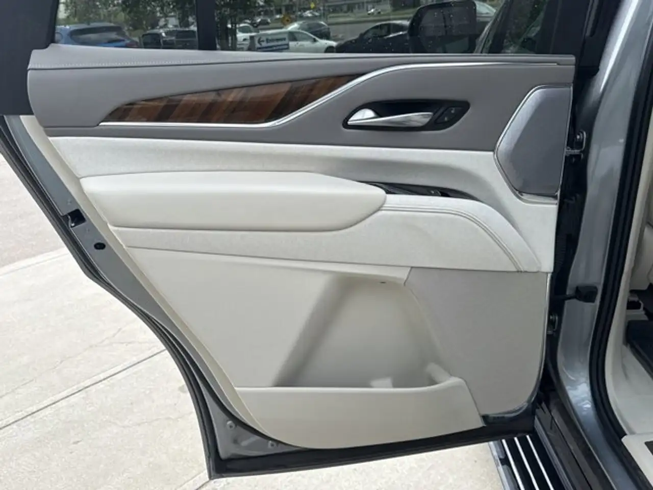 Cadillac Escalade photo Cadillac Escalade