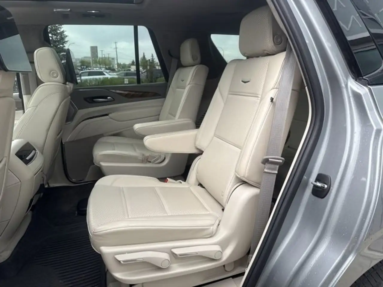Cadillac Escalade photo Cadillac Escalade