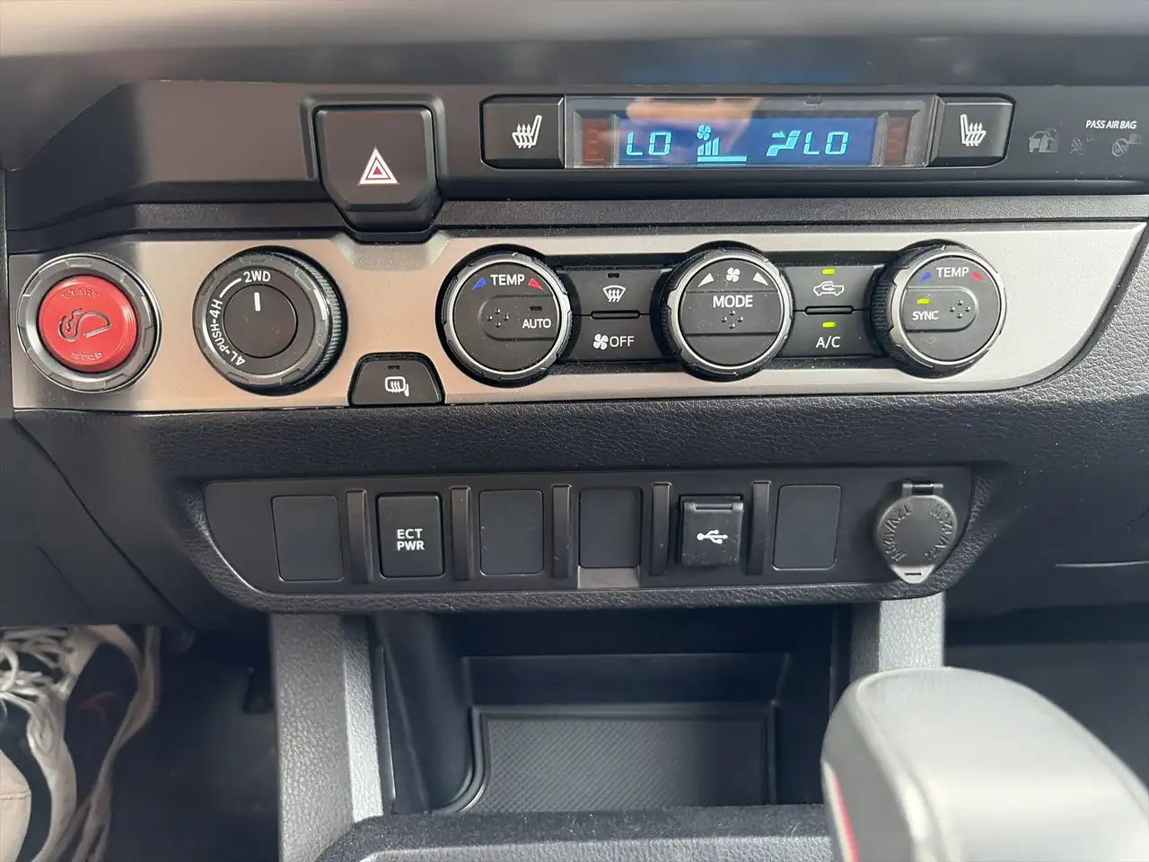 Toyota Tacoma photo Toyota Tacoma