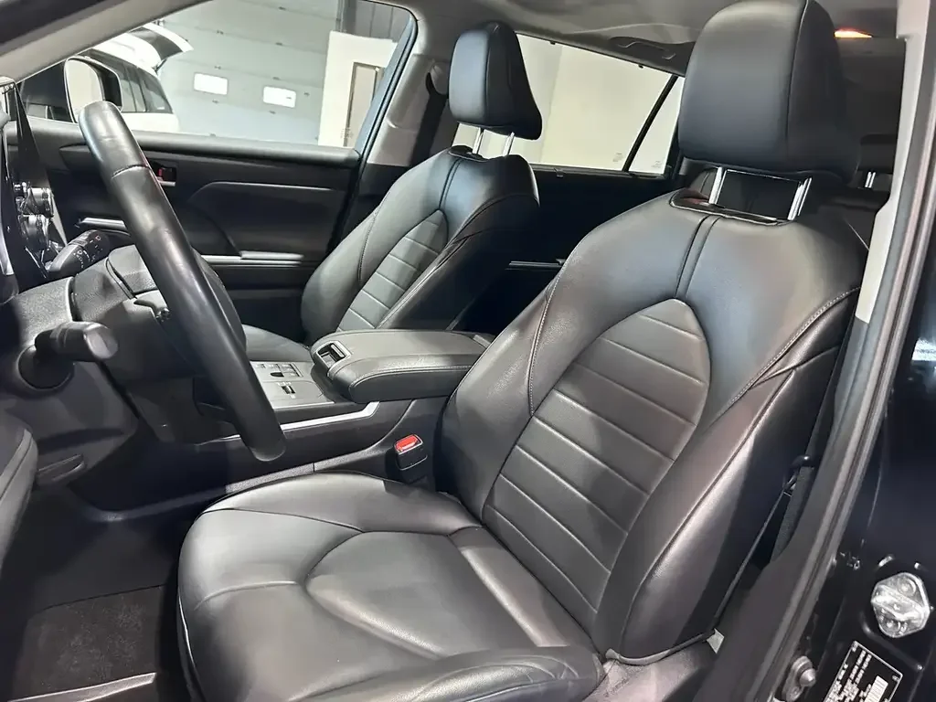 Toyota Highlander снимка Toyota Highlander