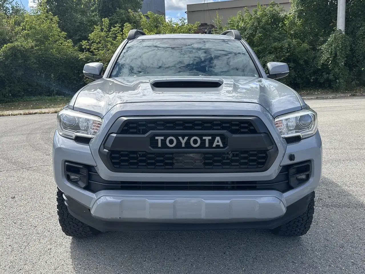 Toyota Tacoma снимка Toyota Tacoma