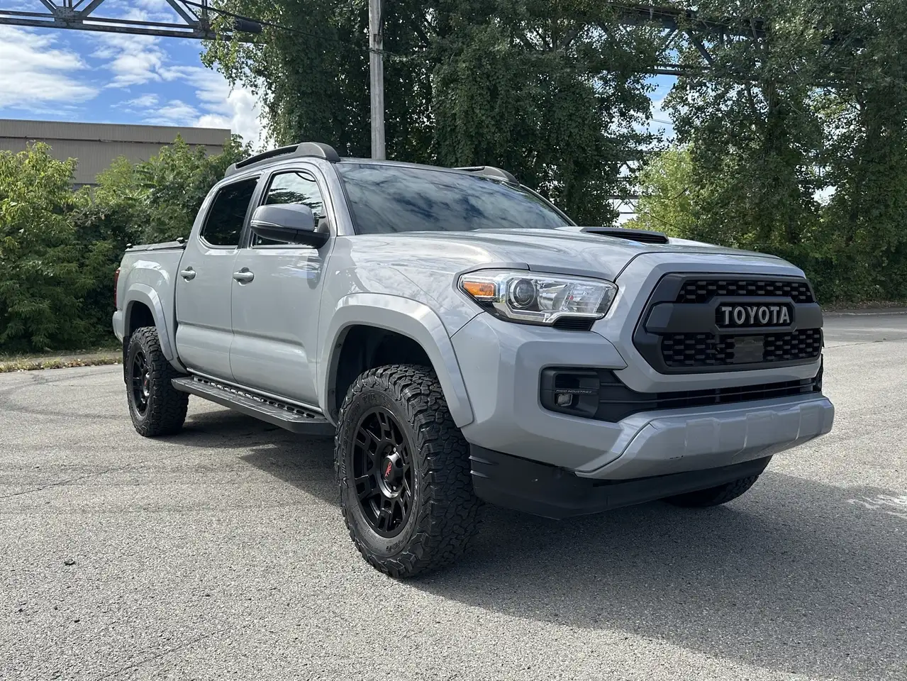 Toyota Tacoma снимка Toyota Tacoma