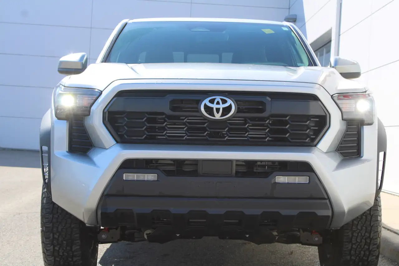 Toyota Tacoma снимка Toyota Tacoma
