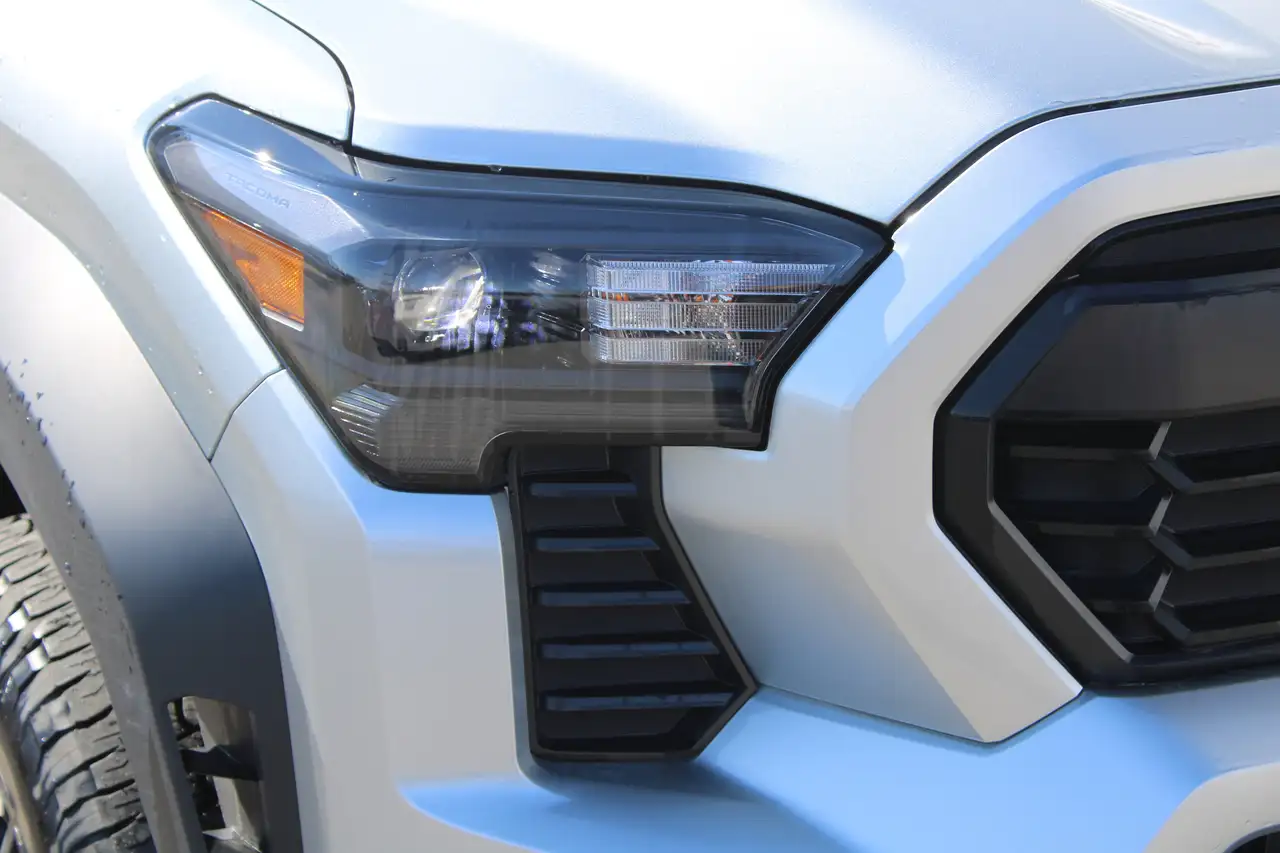 Toyota Tacoma снимка Toyota Tacoma