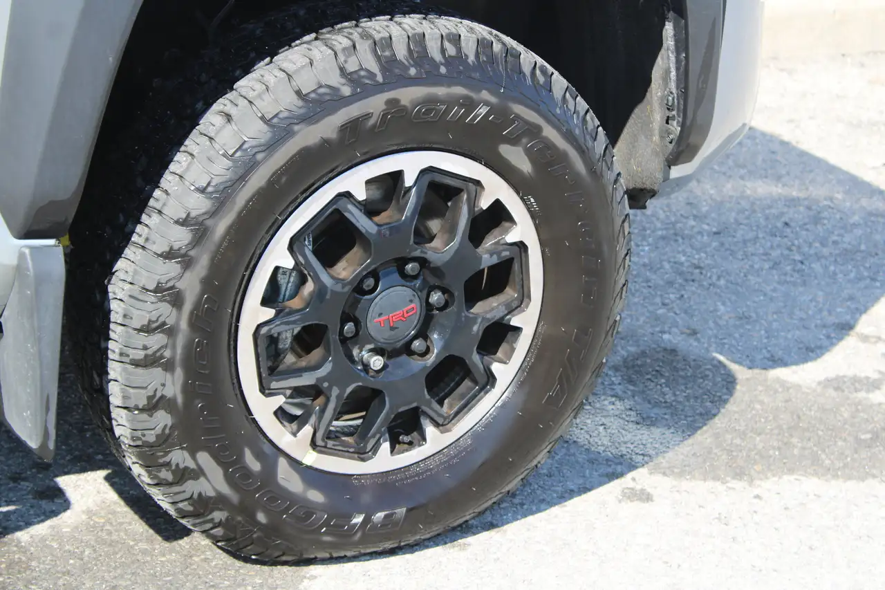 Toyota Tacoma снимка Toyota Tacoma