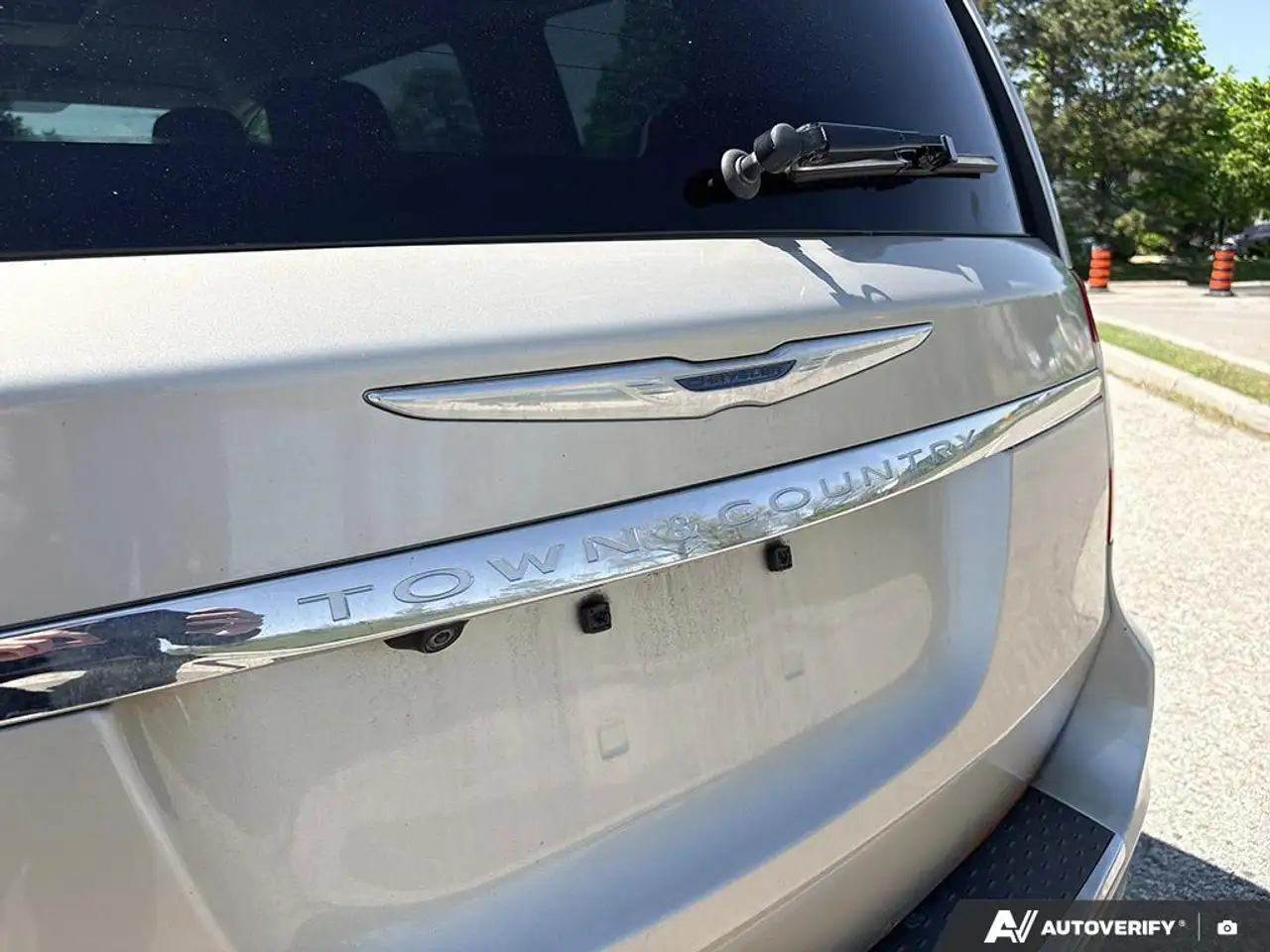 Chrysler Town & Country снимка Chrysler Town & Country