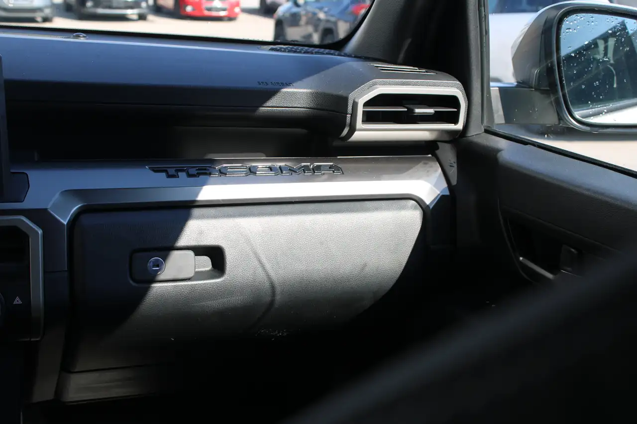 Toyota Tacoma снимка Toyota Tacoma