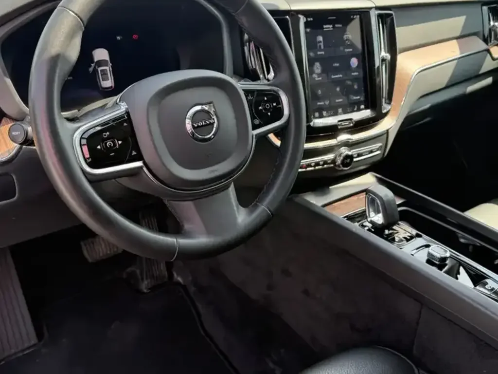 Volvo XC60 снимка Volvo XC60