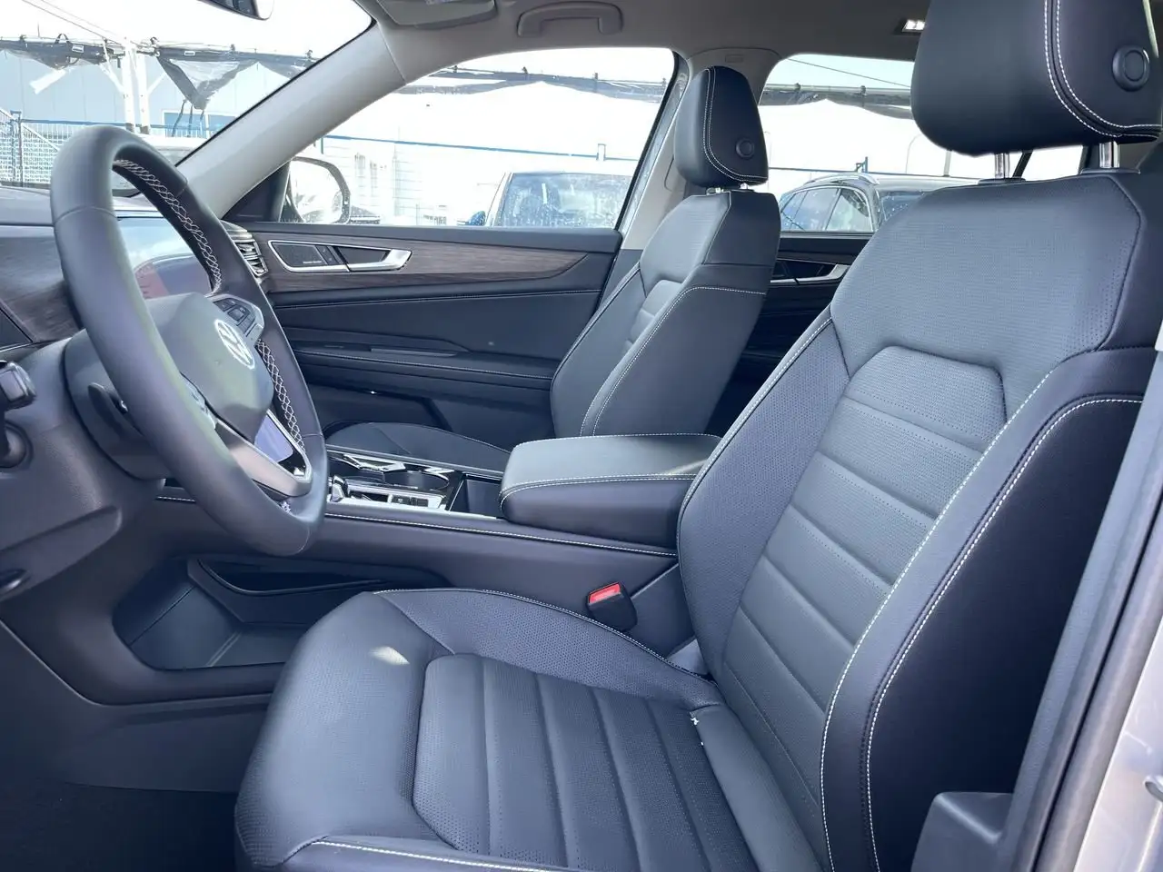 Volkswagen Atlas снимка Volkswagen Atlas