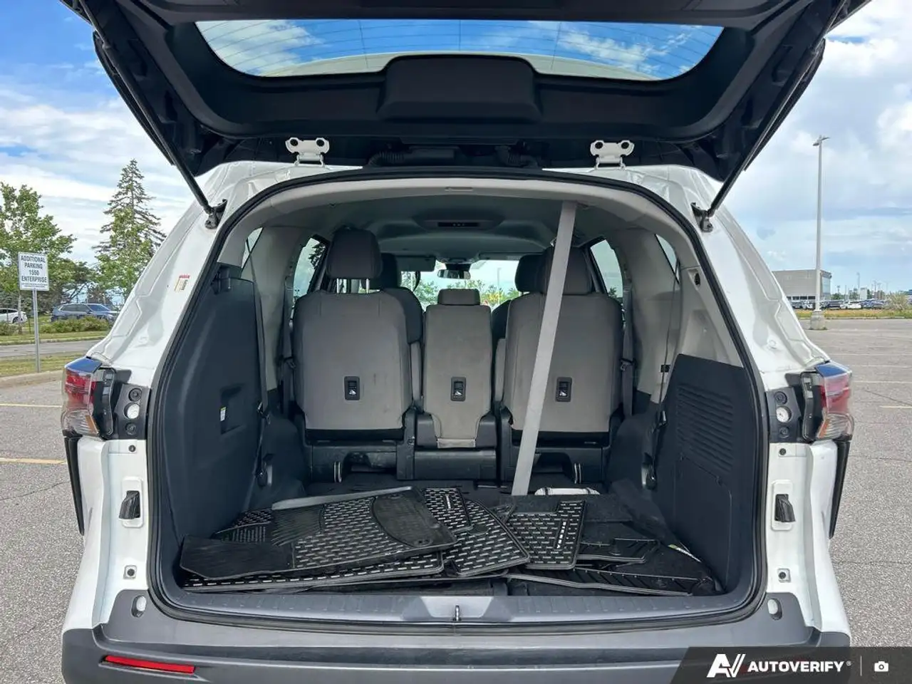 Toyota Sienna fotografie Toyota Sienna