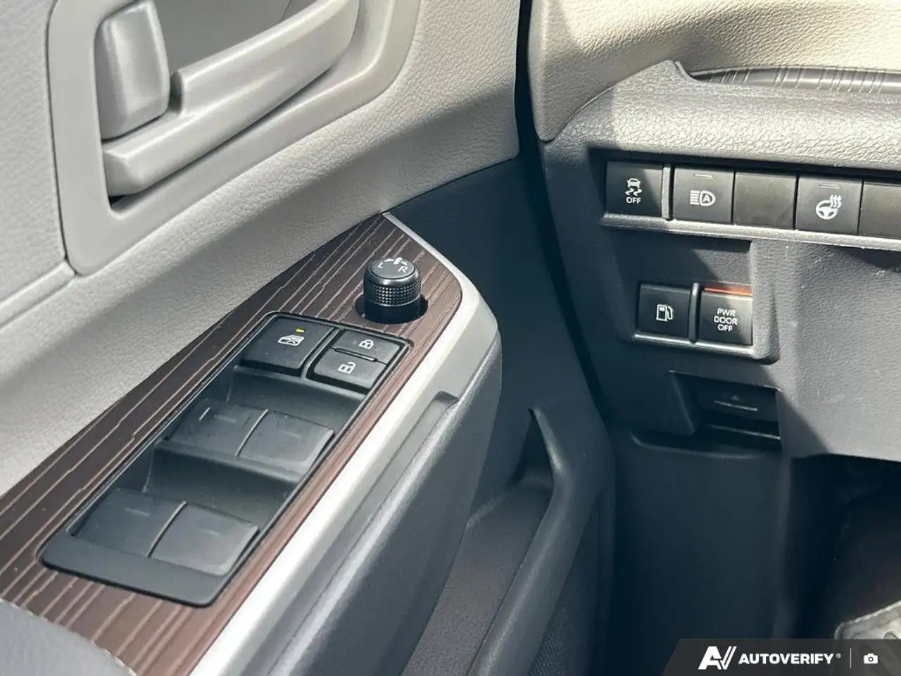 Toyota Sienna fotografie Toyota Sienna