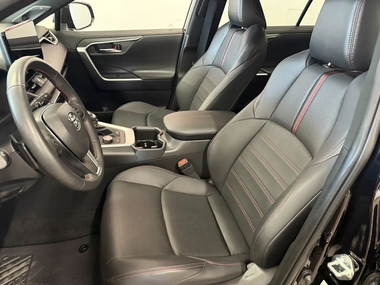 Toyota RAV 4 Prime снимка Toyota RAV 4 Prime