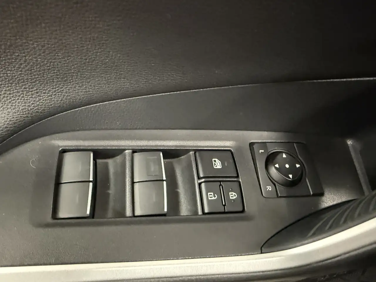 Toyota RAV 4 Prime снимка Toyota RAV 4 Prime