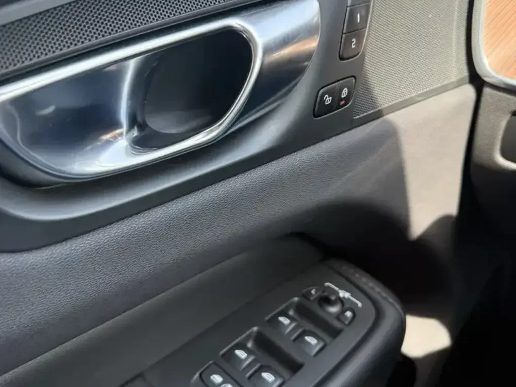 Volvo XC60 снимка Volvo XC60