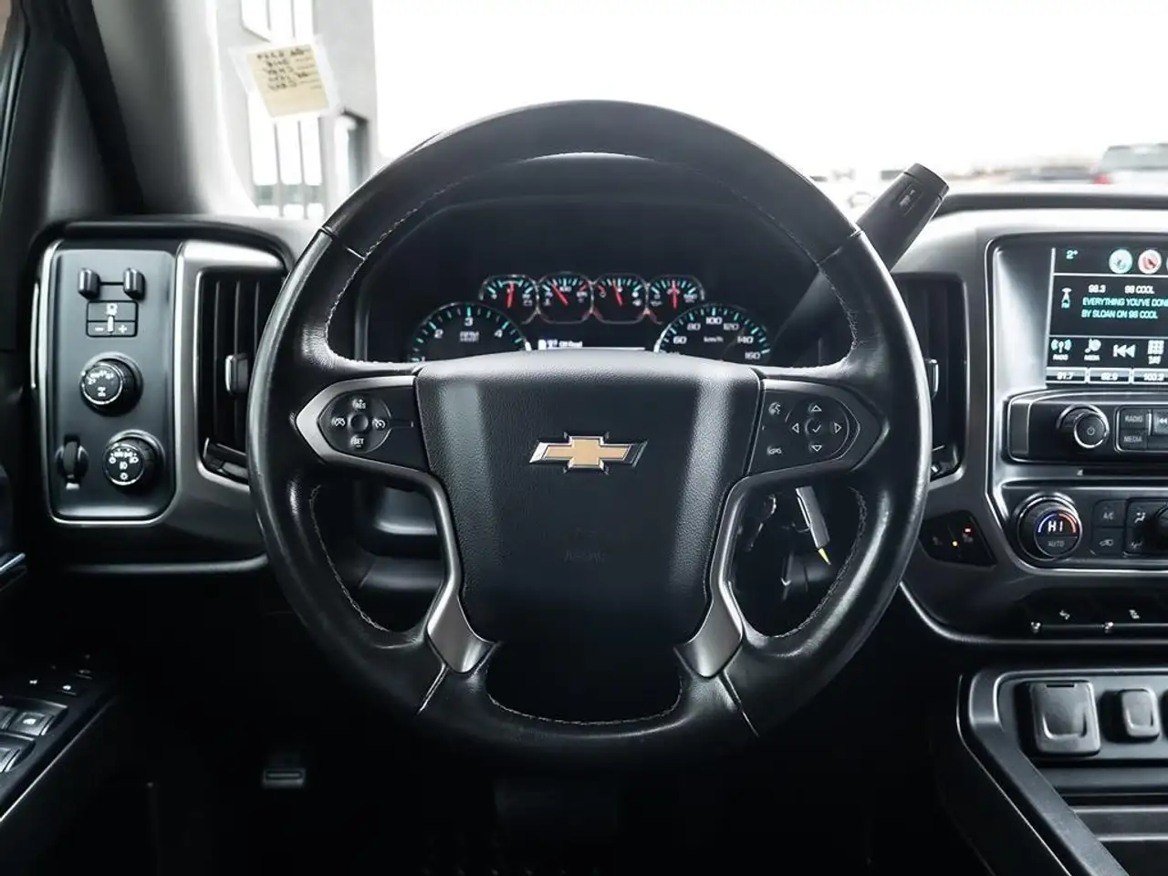 Chevrolet Silverado 1500 photo Chevrolet Silverado 1500